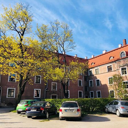 Appartement Historic Charm - Cozy Nordic Retreat In Time-Honored Residency à Tallinn Extérieur photo